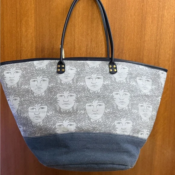 Manaola Hawai’i Gray and Blue Tote Bag - Picture 2 of 7